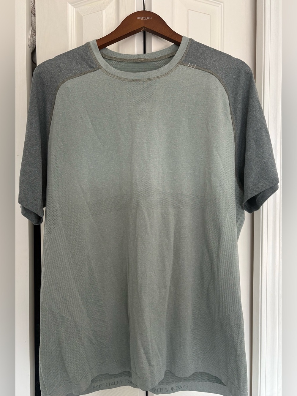 lululemon Men's Metal Vent Tech Short Sleeve Shirt - Sage Green / Gray, Size L